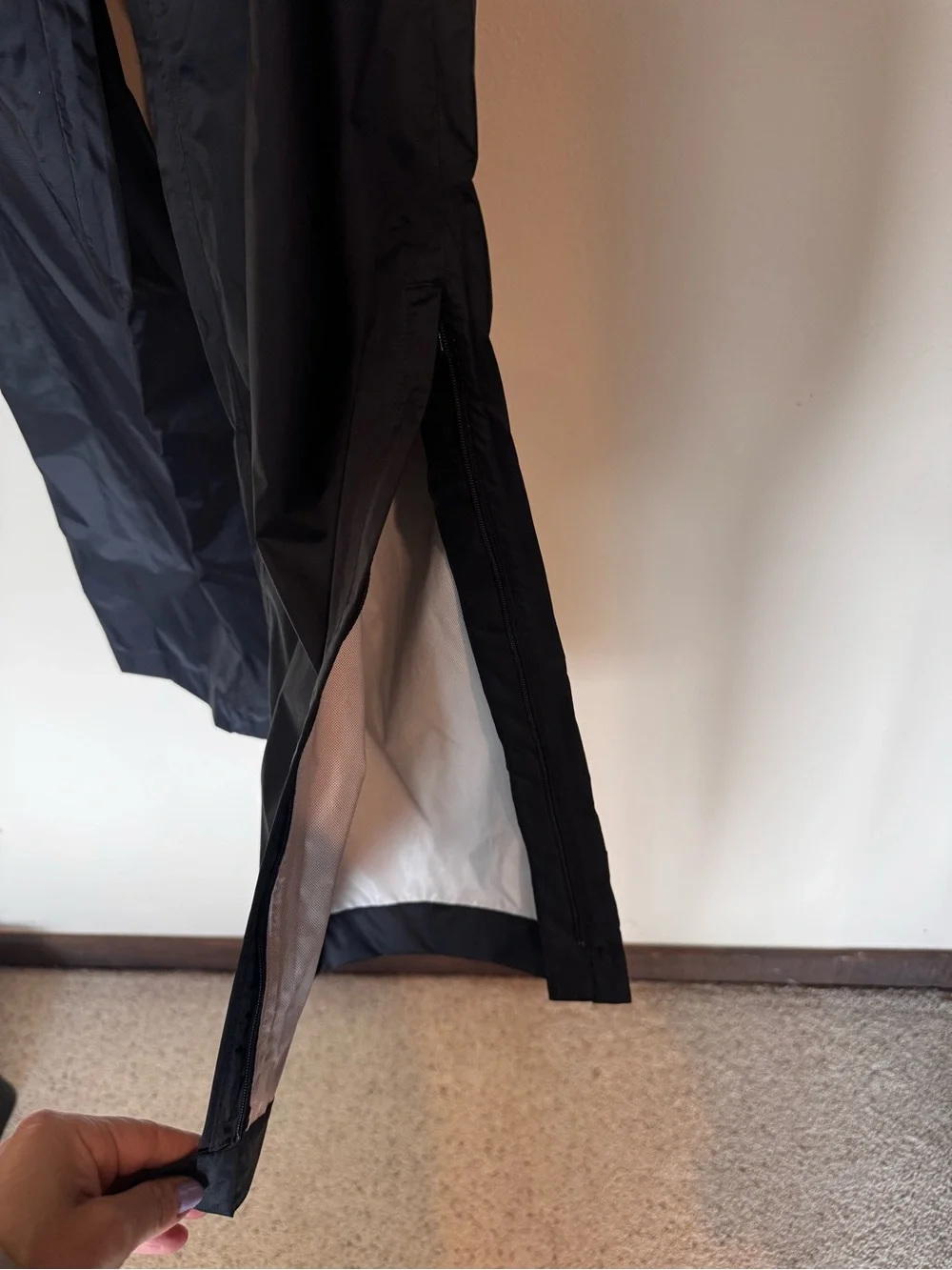 Helly Hansen Black Women's Rain Pants - Picture 4 of 4